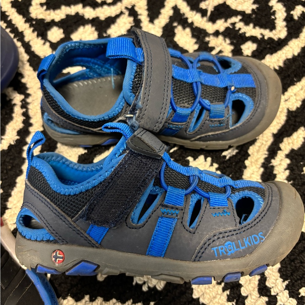1-pair Kids  Switzerland Blue hiking Sandals size 9